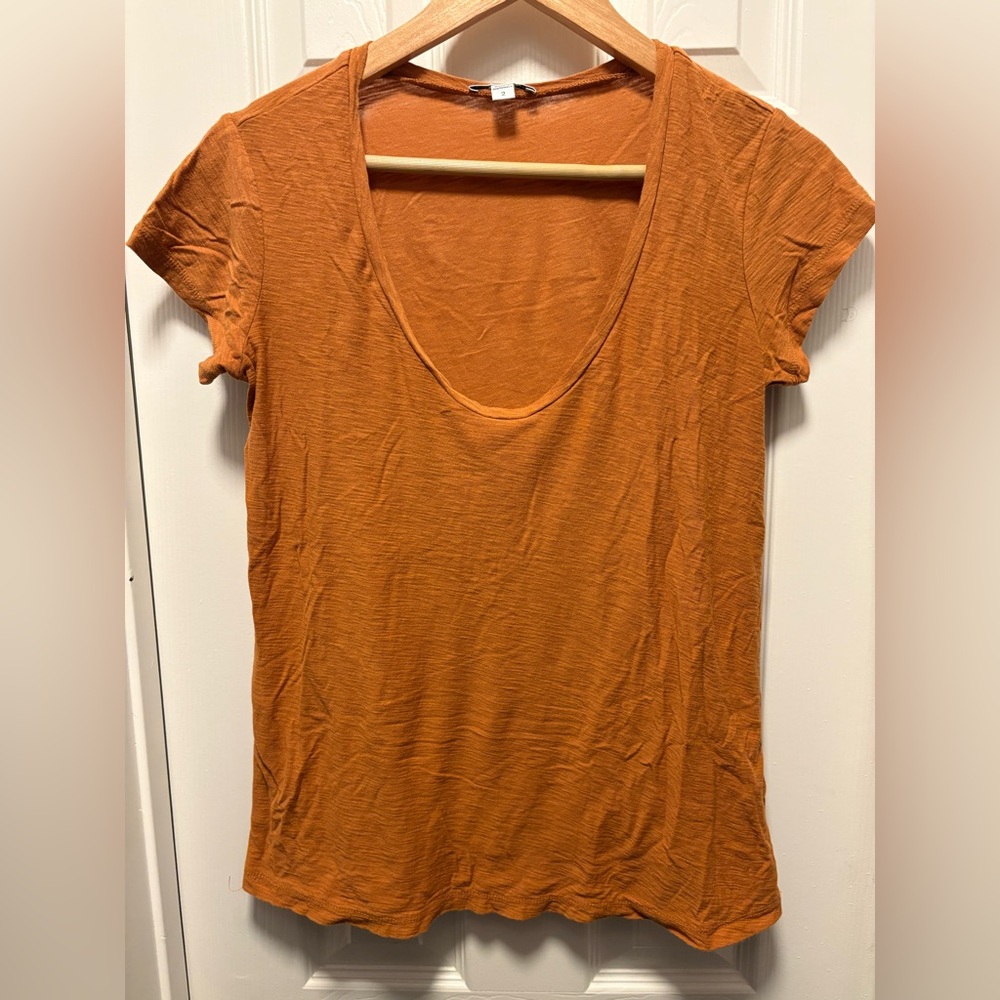 James Perse Rust Colored Scoop T-Shirt | Size 2 (Med)